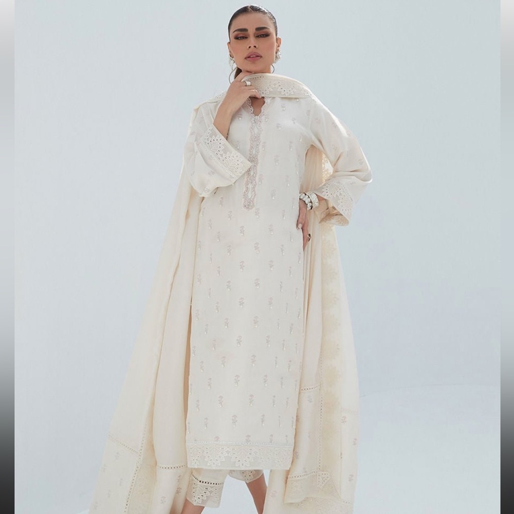 Farah Talib Aziz Rosie Ivory Shirt and Dupatta in Raw Silk (Size M)